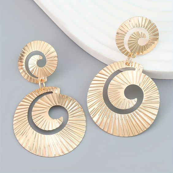 Boucles d'oreilles style bohémien dorées en forme de spirale