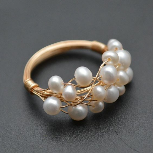 Bague vintage avec nid de perles