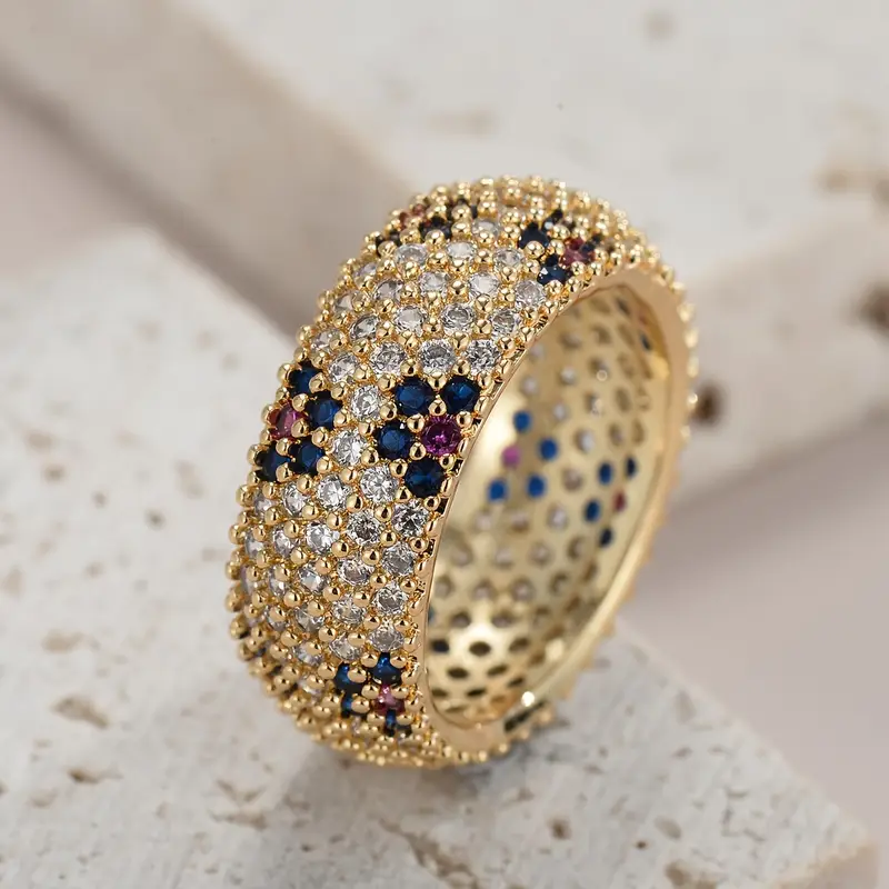 Bague en or perforé avec zirconium bleu et violet