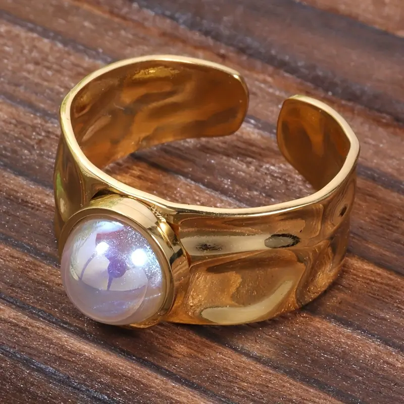 Bague avec belle perle blanche