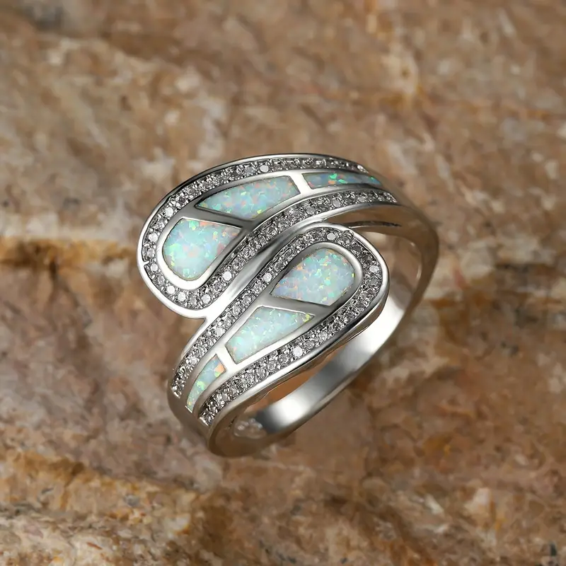 Bague ouverte avec opale
