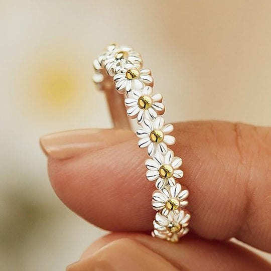 Bague en argent ajustable avec marguerite en émail peinte à la main