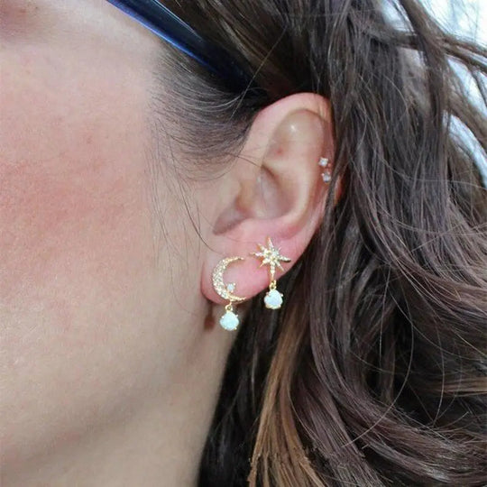 Boucles d'oreilles lune et étoile en or et opale