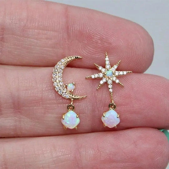 Boucles d'oreilles lune et étoile en or et opale