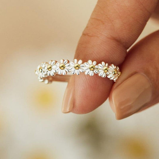 Bague en argent ajustable avec marguerite en émail peinte à la main