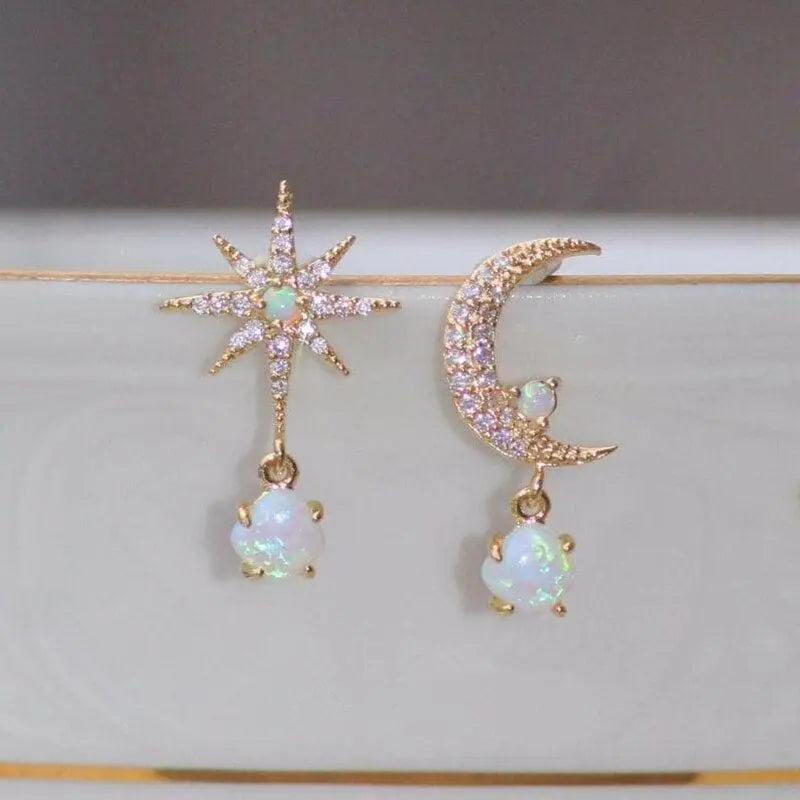Boucles d'oreilles lune et étoile en or et opale